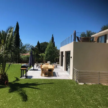 De Standing Dans Le Golfe De Saint-tropez