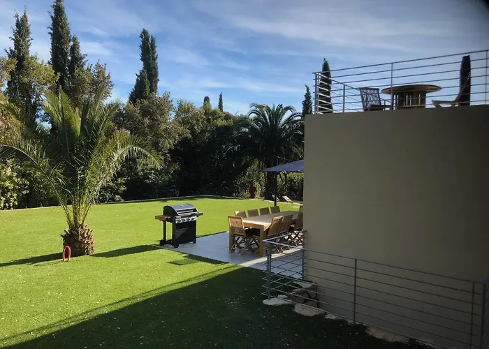 De Standing Dans Le Golfe De Saint-tropez Grimaud