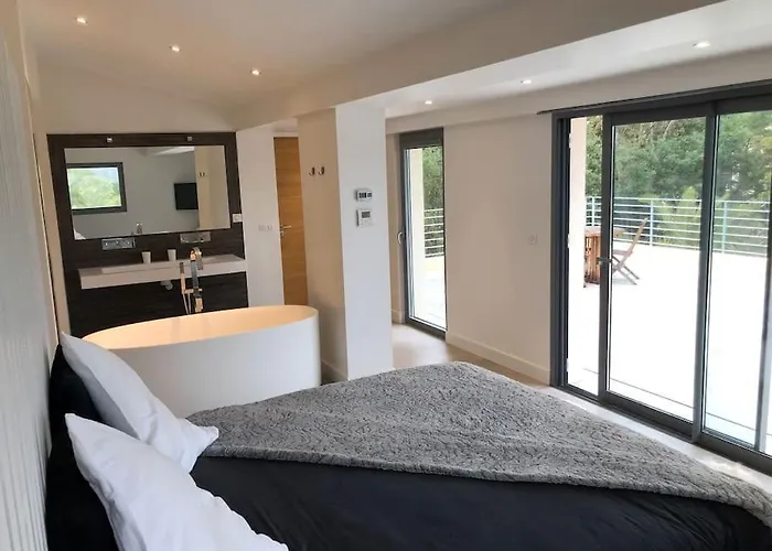 Villa De Standing Dans Le Golfe De Saint-tropez *